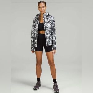 (297.)  Lululemon Break A Trail Jacket